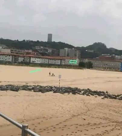 アパート El Muro ラレード